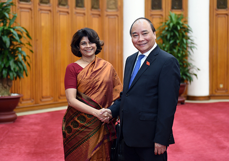 Thủ tướng Nguyễn Xuân Phúc và bà Pratibha Mehta, Điều phối viên Thường trú LHQ tại Việt Nam.